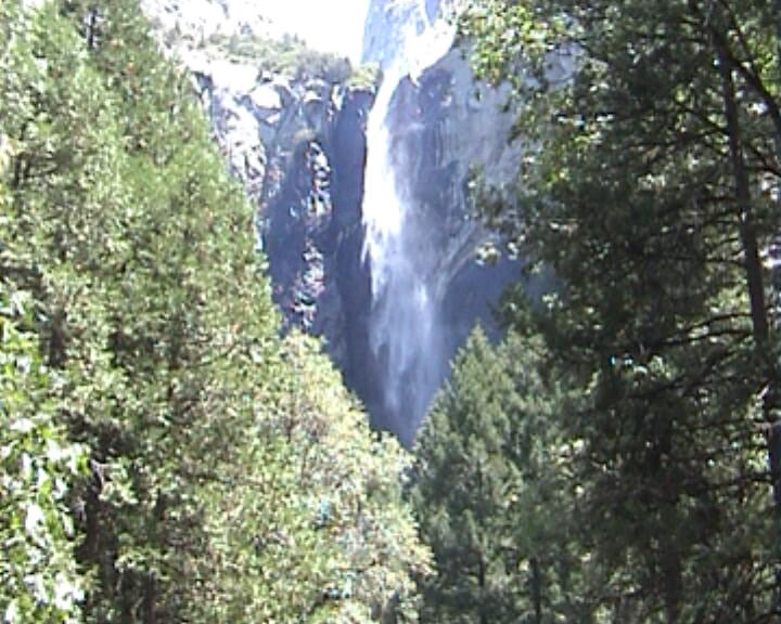 Riesiger Wasserfall im Yosemite N.P.